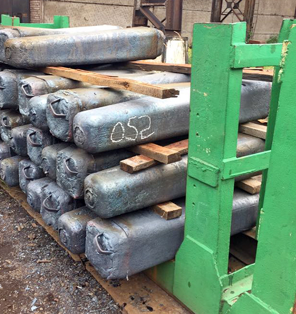 Стальные слитки